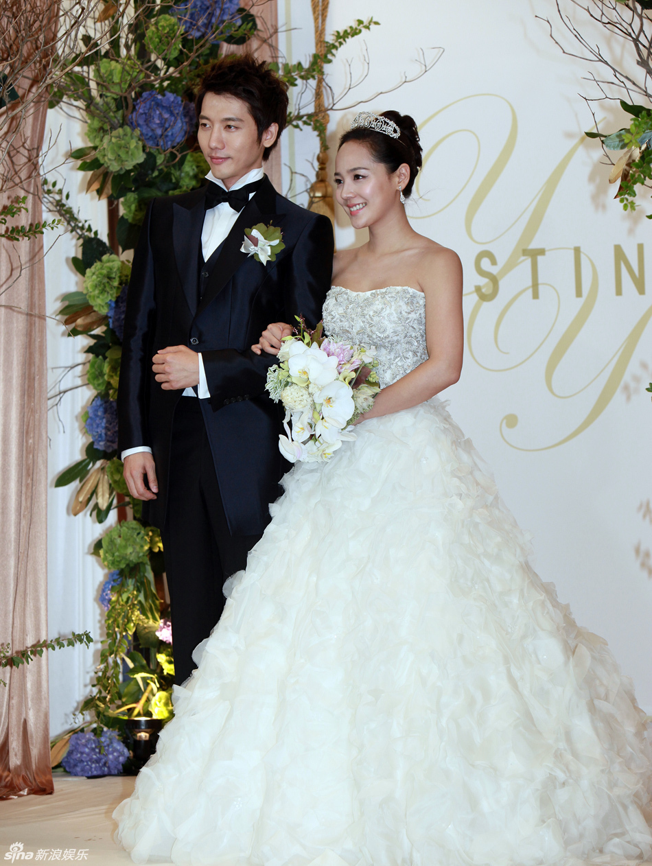 张东健高小英2010年5月2日结婚